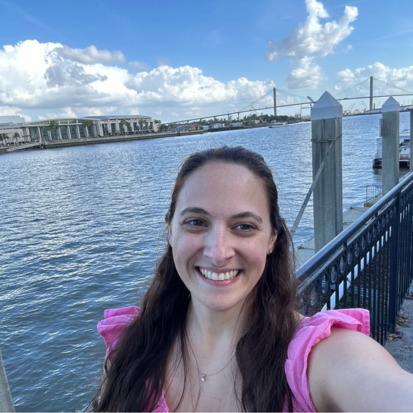 Meet your Posher, Angela - Picture 2 of 4